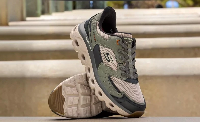 SKECHERS